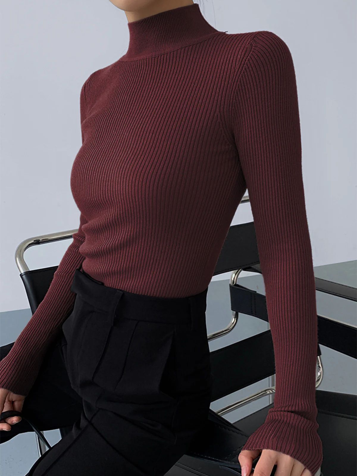 Tight-Fit Crew-Neck Knitted Top