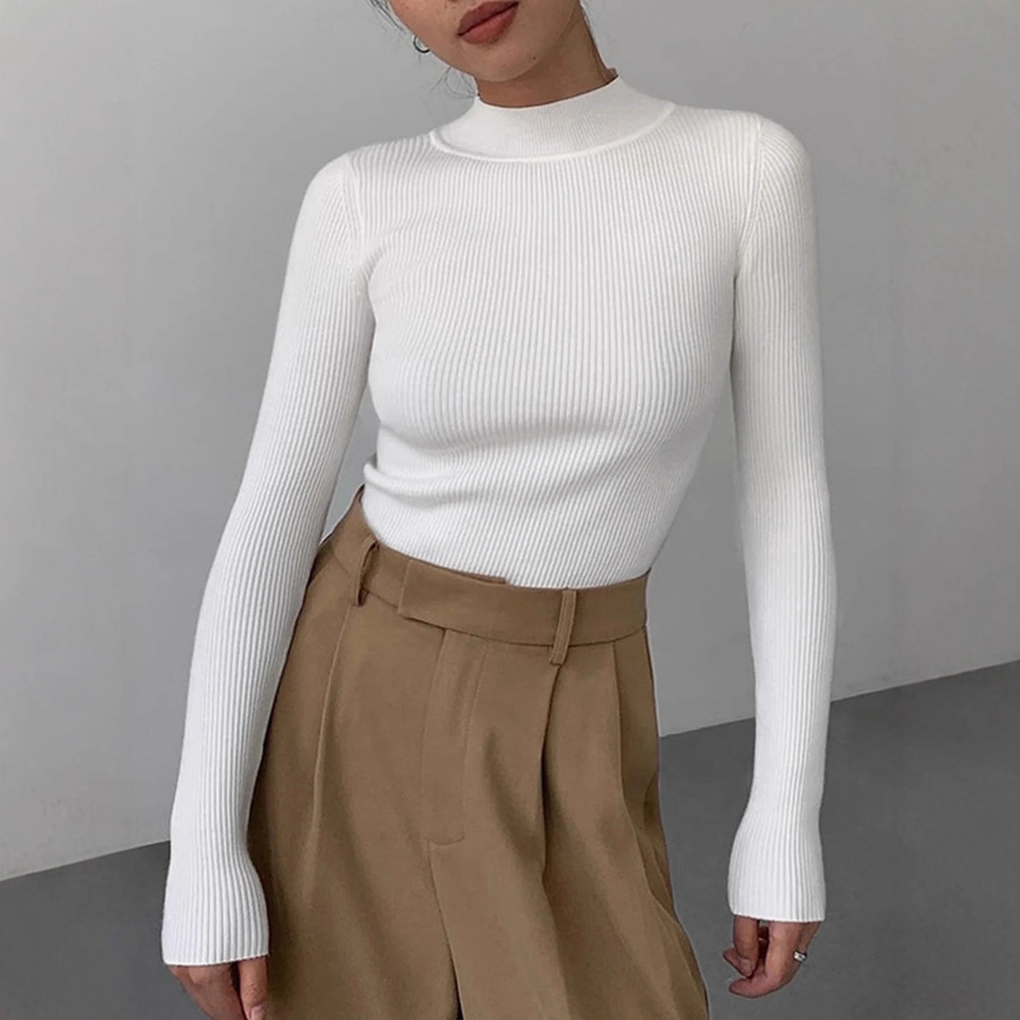 Tight-Fit Crew-Neck Knitted Top