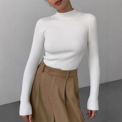 Tight-Fit Crew-Neck Knitted Top